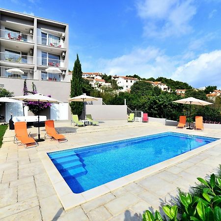 Bretia Apartments Sutivan Exterior photo