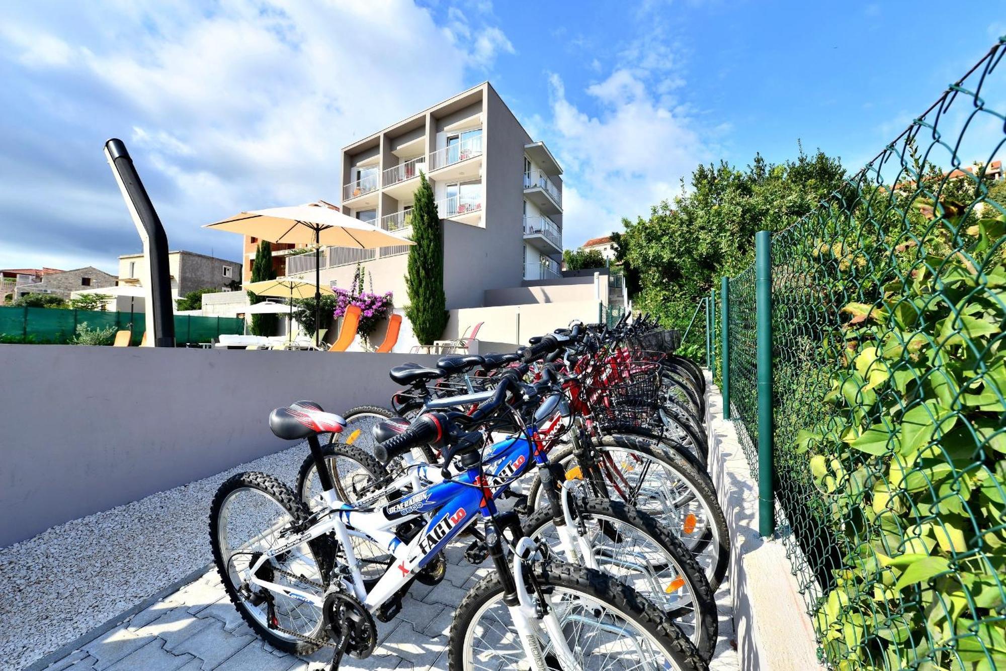 Bretia Apartments Sutivan Exterior photo